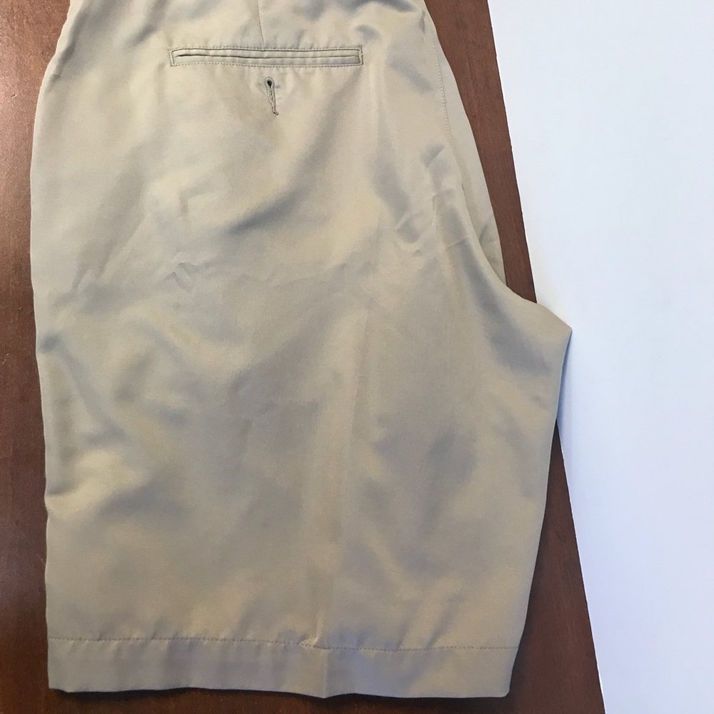 Men’s Adidas Khaki Golf Shorts. Size 38. - Picture 4 of 4